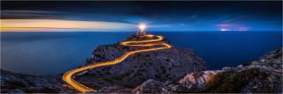  Panoramafoto Leuchtspuren am Cap Formentor Mallorca