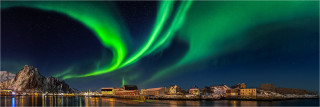  Panoramafoto Aurora Borealis über Svolvaer Norwegen