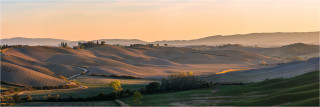  Panoramabild Hügellandschaft der Toskana Italien