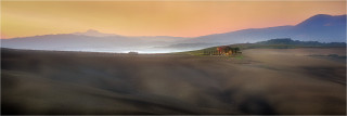 Panoramafoto Landhaus der Toskana im Morgengrauen