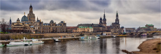 Panoramafoto Dresden Skyline und Elbe