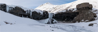  Panoramabild Vereister Wasserfall Island