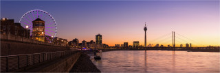  Panoramafoto Am Düsseldorfer Rheinufer