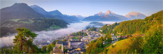  Panoramafoto Berchtesgaden im Morgennebel