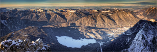  Panoramafoto  Blick auf den Eibsee von der Zugsüitze