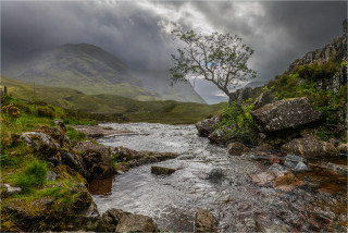  Wanddeko Bachlauf im Glencoe Highlands Schottland