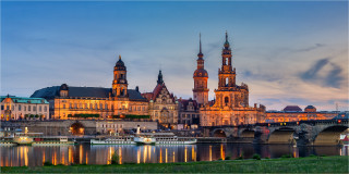  Panoramabild Dresden an der Elbe